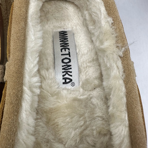 Minnetonka Women's Brown Moccasins with Bow Detail - Picture 4 of 6